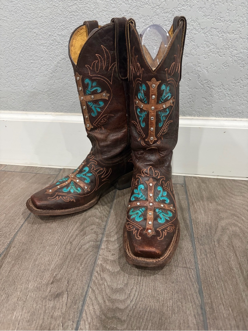 Brown Leather Boots with Turquoise Cross Embroidery